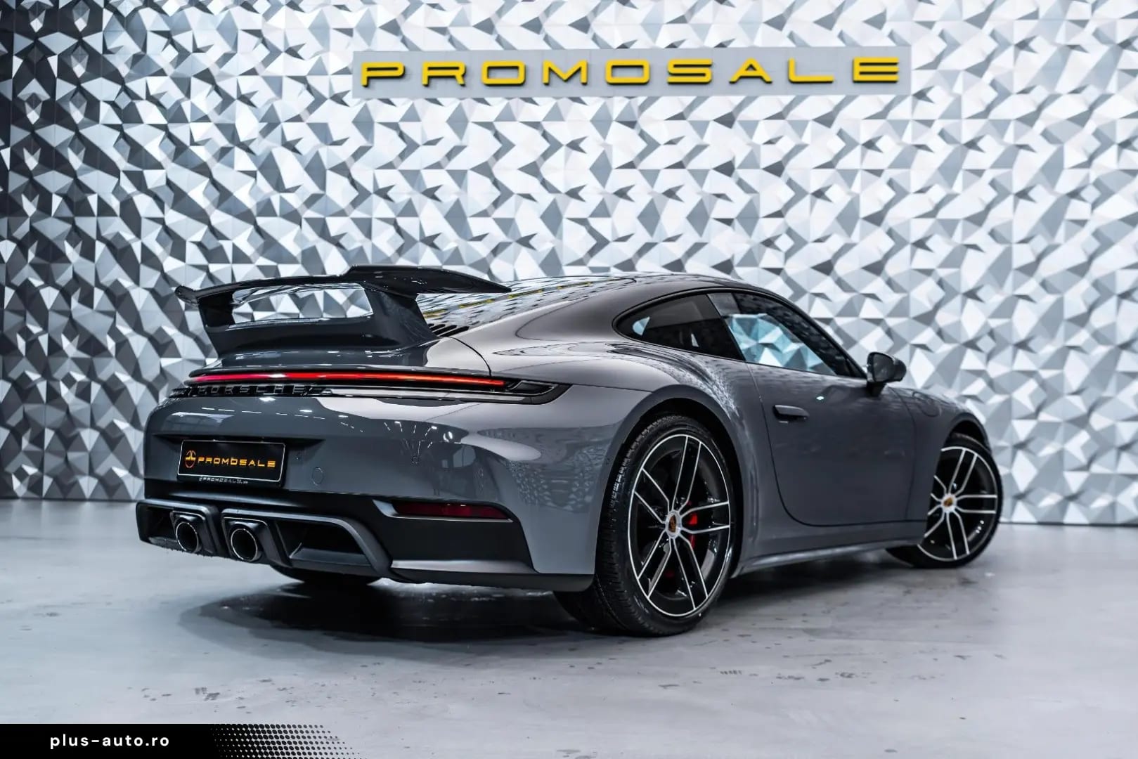 Porsche 911 Carrera 4 GTS Aerokit Lift — fotografia 4