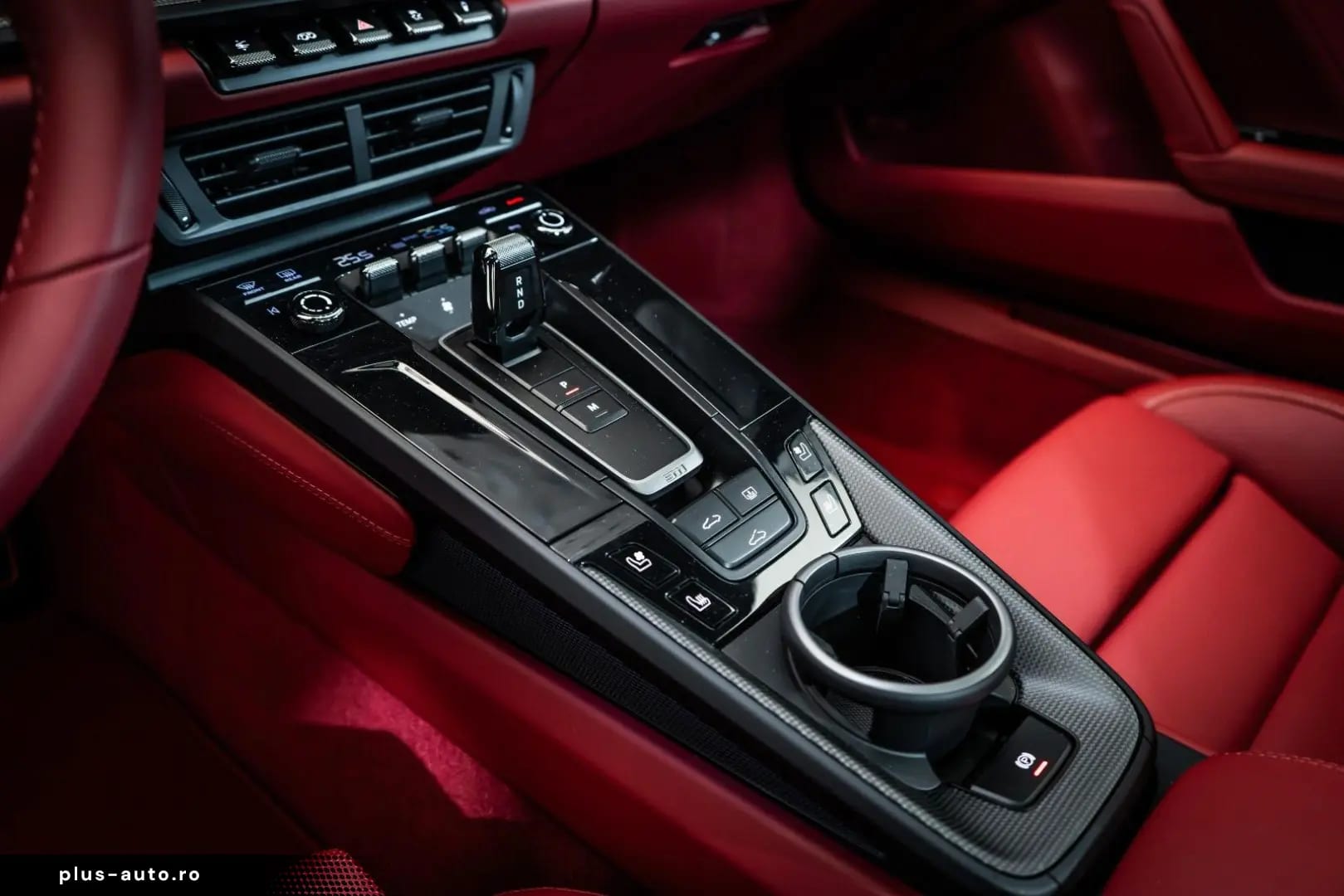 Porsche 911 Carrera 4 GTS Aerokit Lift — fotografia 15