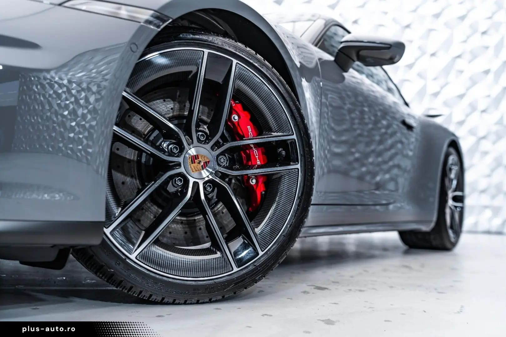Porsche 911 Carrera 4 GTS Aerokit Lift — fotografia 7