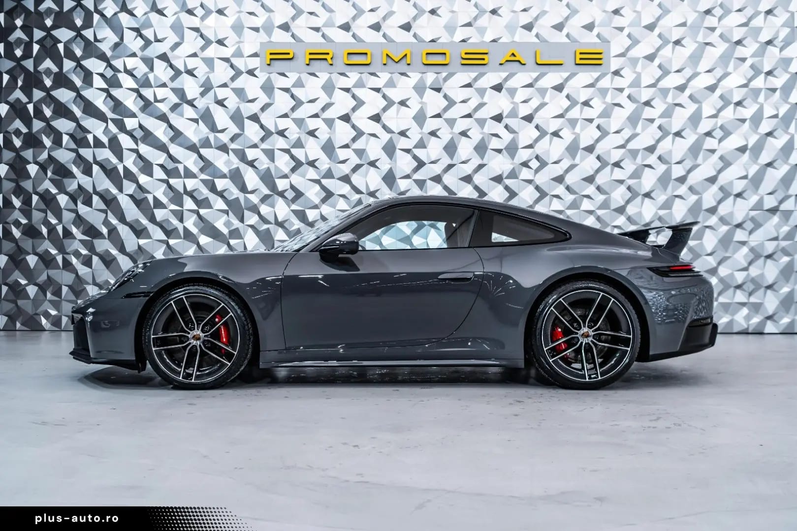 Porsche 911 Carrera 4 GTS Aerokit Lift — fotografia 3