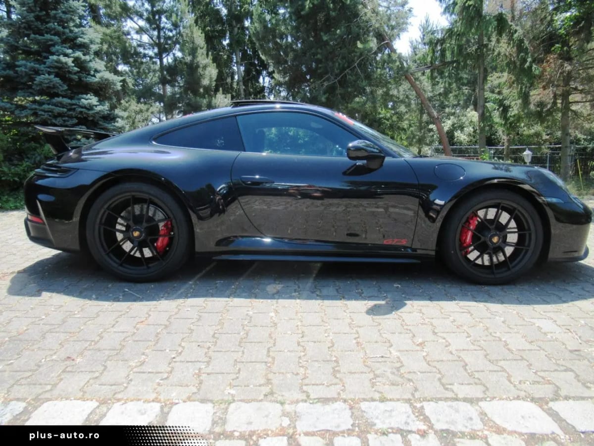 Porsche 992.2 GTS coupe aerokit — fotografia 1