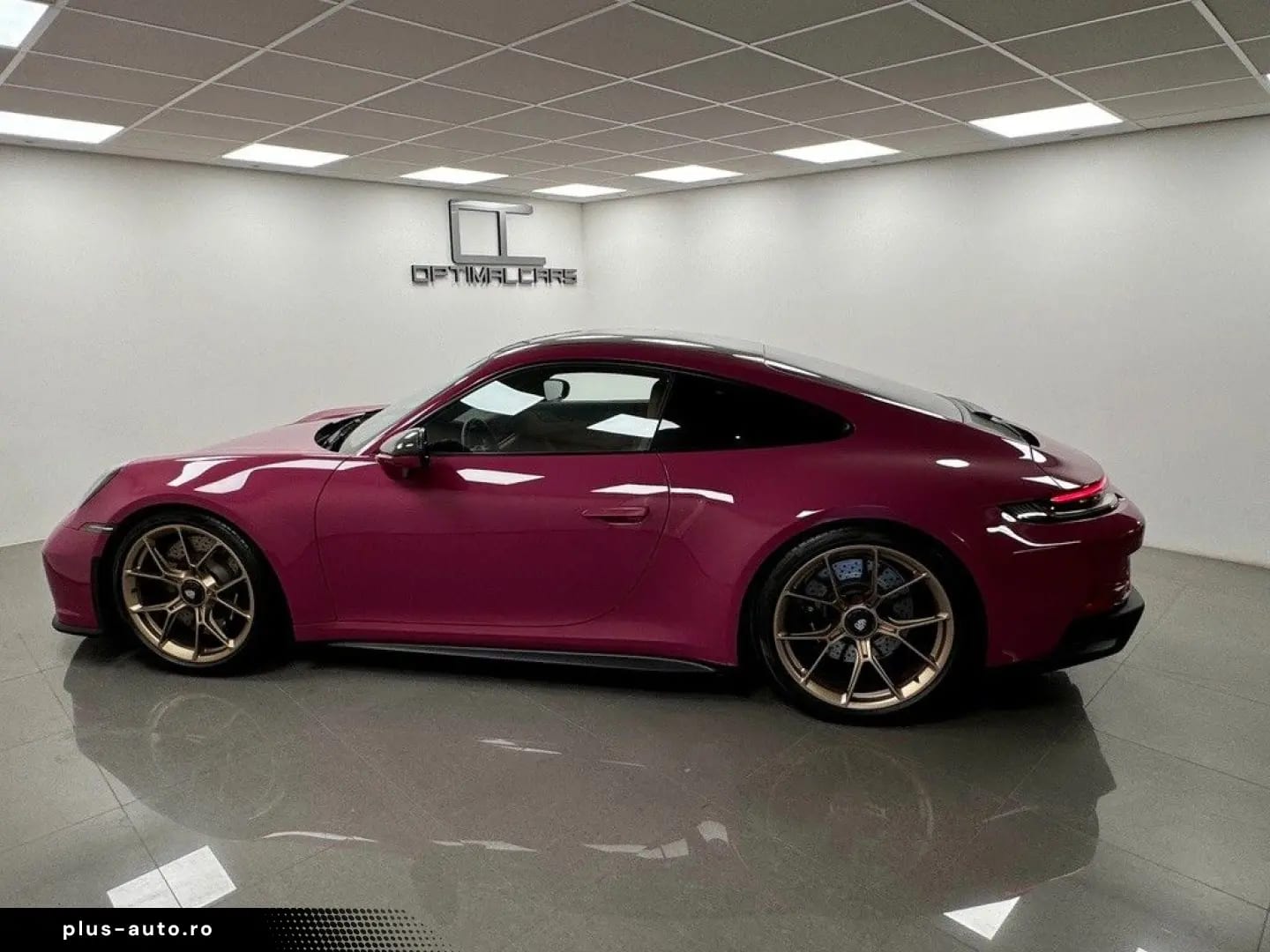 Porsche 992 GT3 Touring RUBY · STAR Carbon NP 179.992€ — fotografia 12