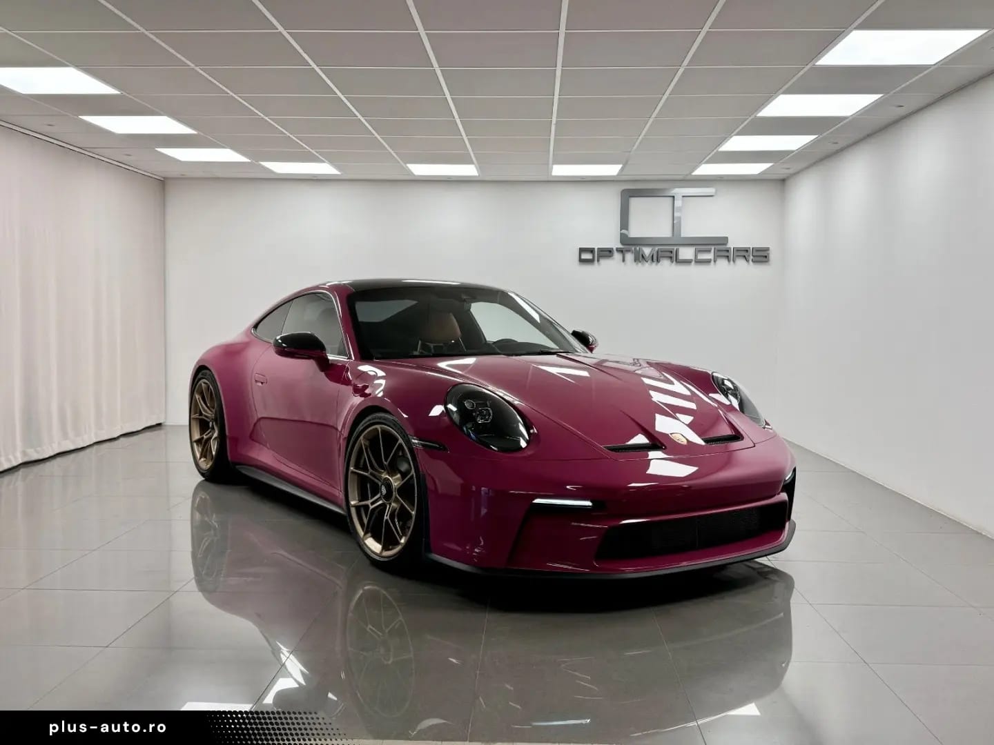 Porsche 992 GT3 Touring RUBY · STAR Carbon NP 179.992€ — fotografia 1