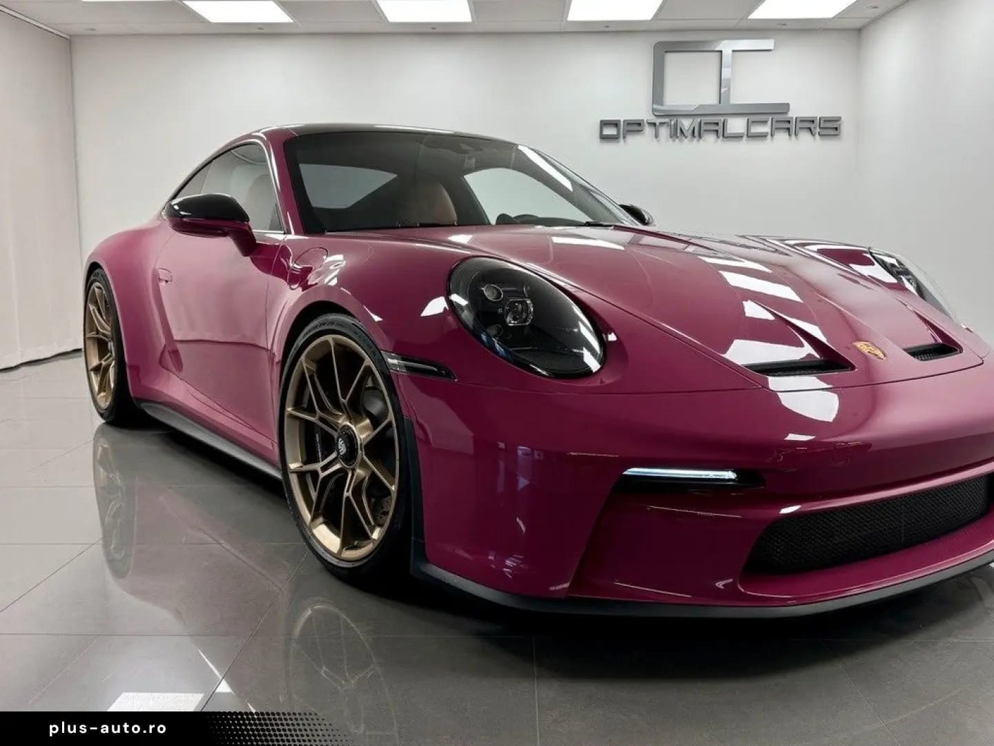 Porsche 992 GT3 Touring RUBY · STAR Carbon NP 179.992€ — fotografia 2