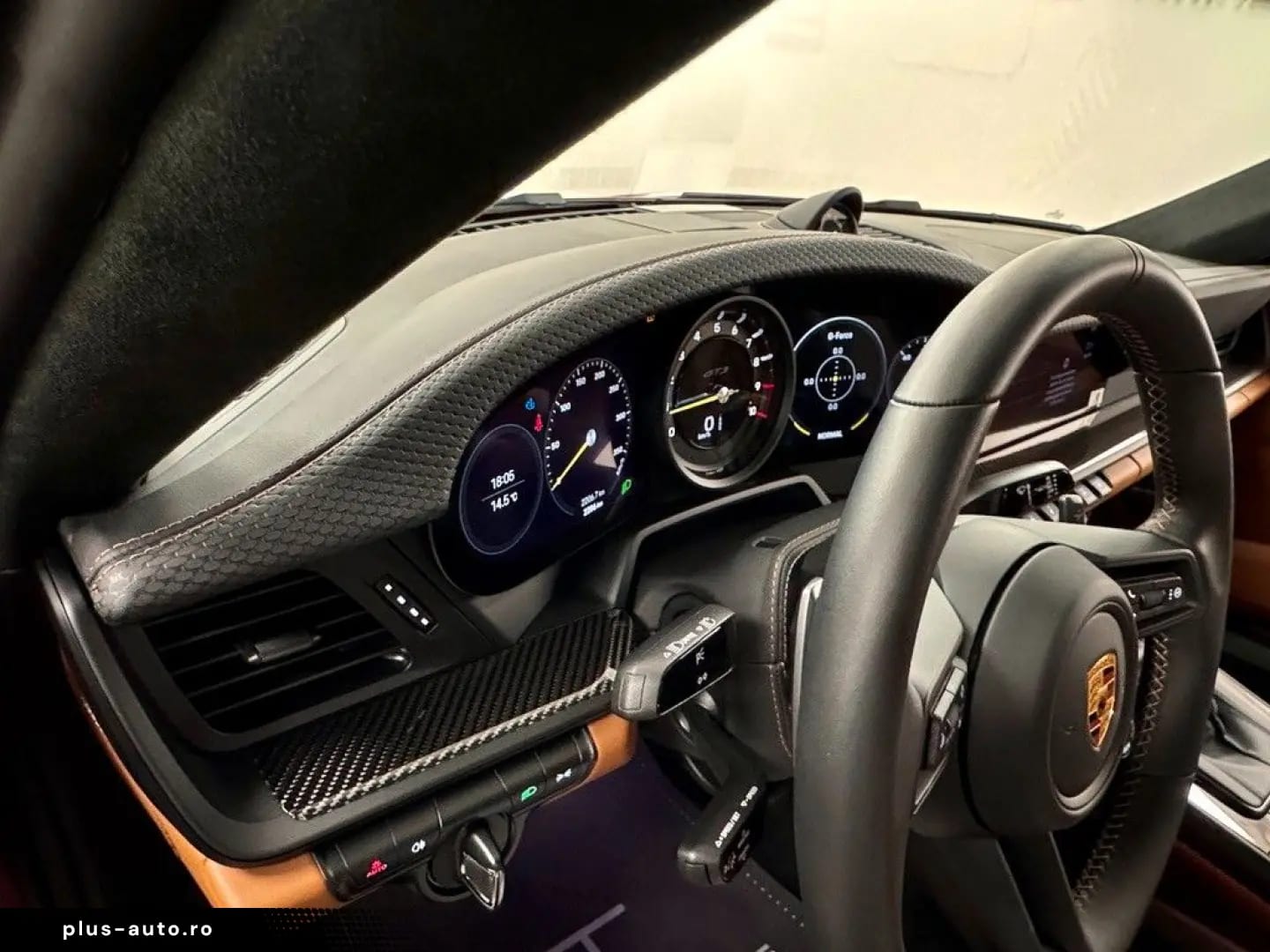 Porsche 992 GT3 Touring RUBY · STAR Carbon NP 179.992€ — fotografia 4
