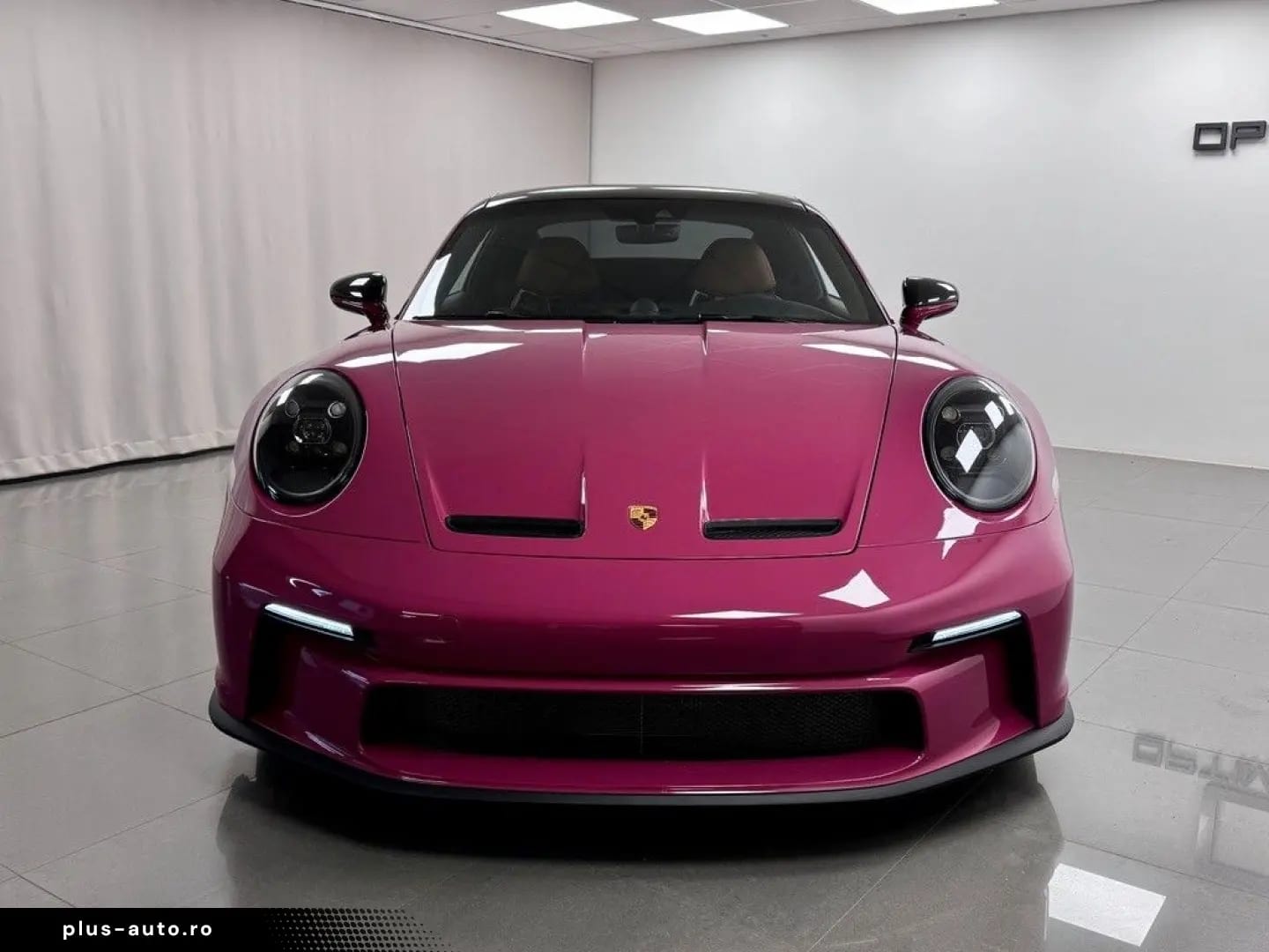 Porsche 992 GT3 Touring RUBY · STAR Carbon NP 179.992€ — fotografia 8