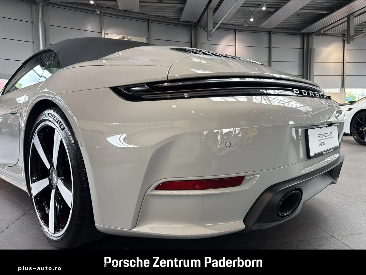 Porsche 992 911 Carrera Cabrio Sportabgas Surround View — fotografia 9