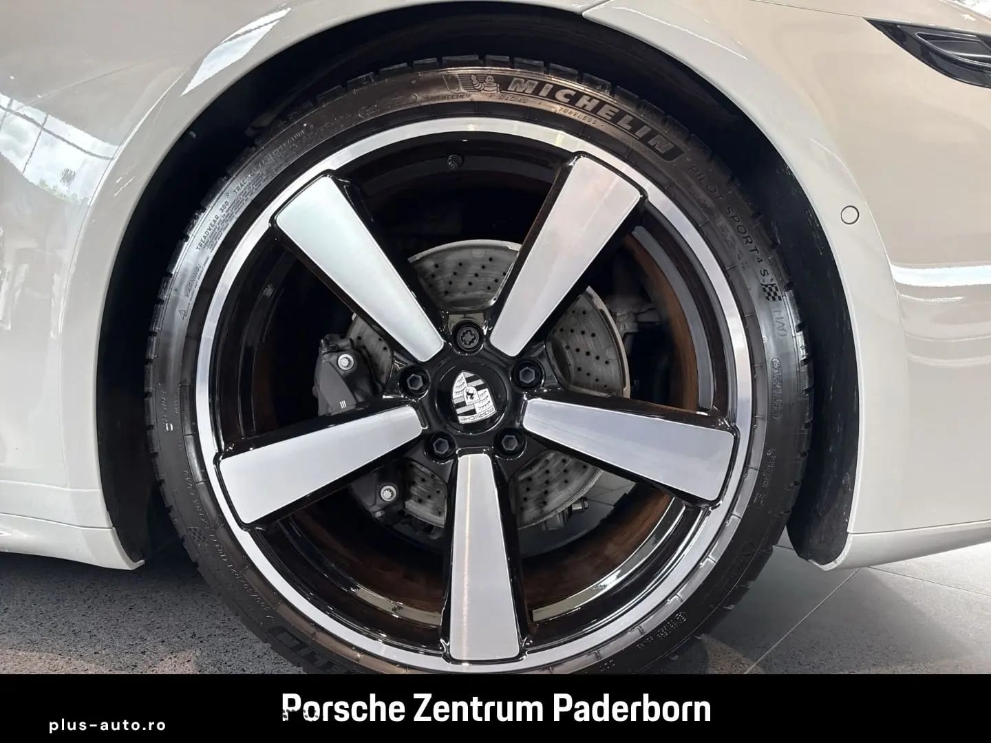 Porsche 992 911 Carrera Cabrio Sportabgas Surround View — fotografia 13