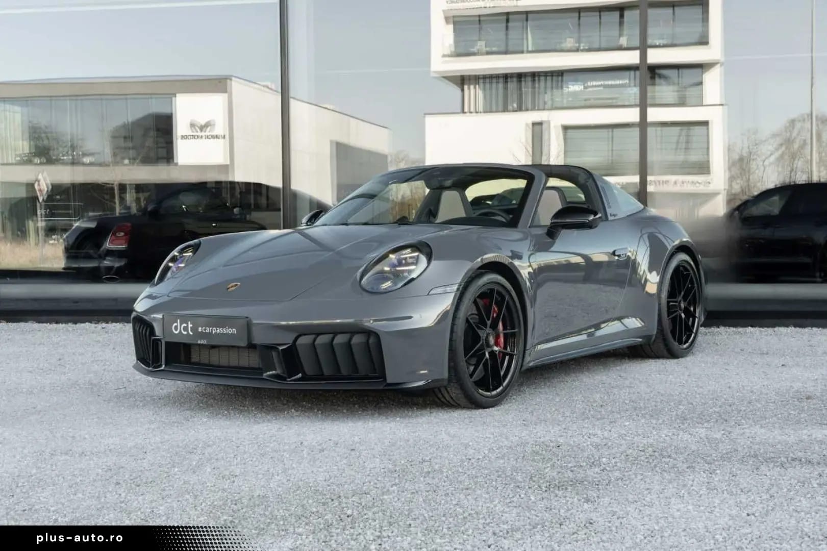 Porsche 992 Targa 4 GTS 18Way SportDesign Leather Chalk — fotografia 1