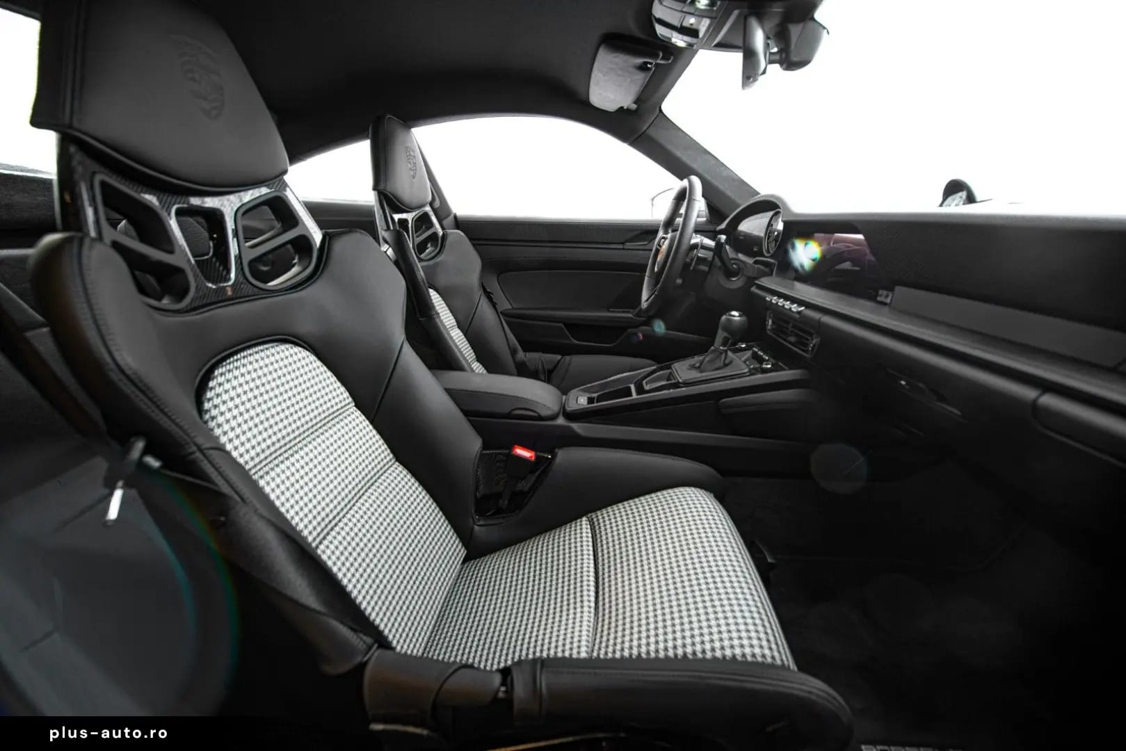 Porsche 992 GT3 Touring 1520km Houndstooth VAT — fotografia 14