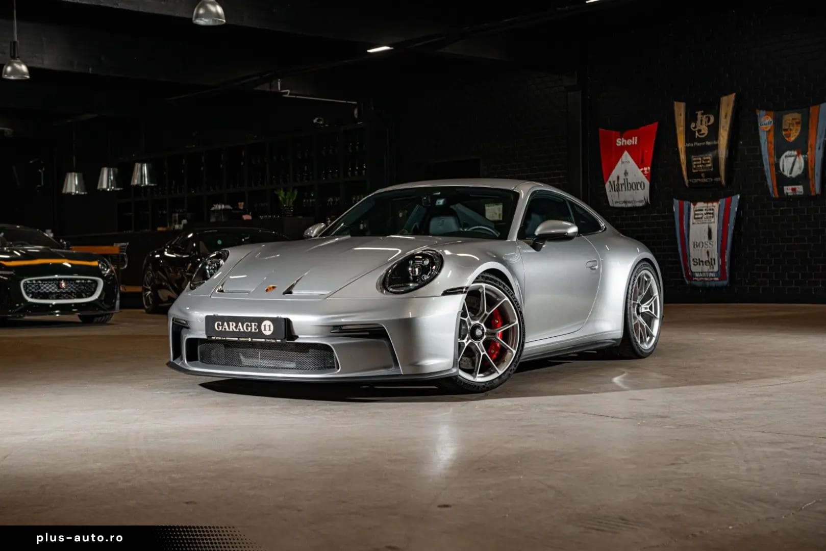Porsche 992 GT3 Touring 1520km Houndstooth VAT — fotografia 1