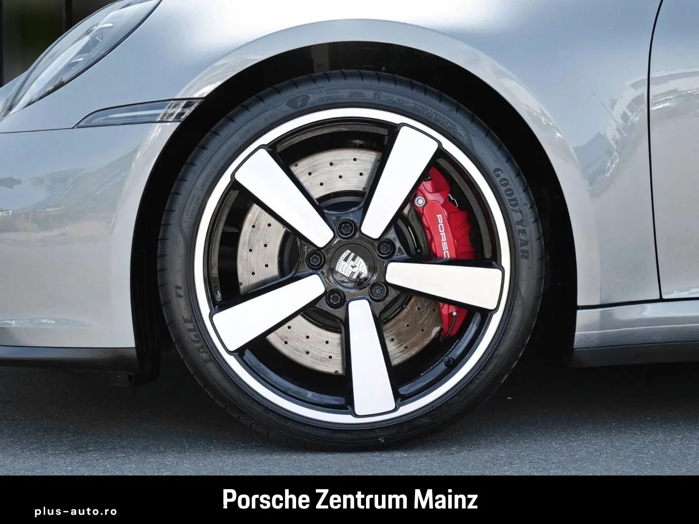 Porsche 992 911 Carrera S Nachtsicht Liftsystem · VA BOSE — fotografia 12