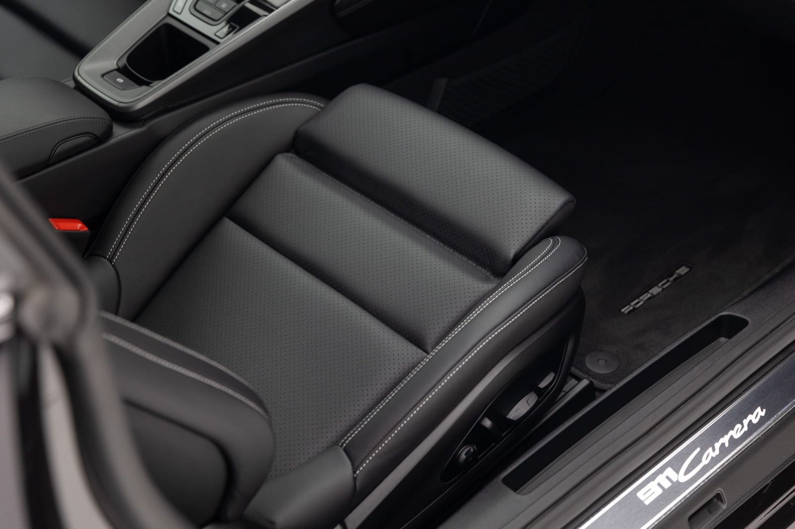 Porsche 911 Carrera 992.2 negru Jet — fotografia 19