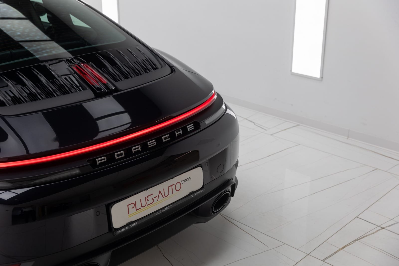 Porsche 911 Carrera 992.2 negru Jet — fotografia 7