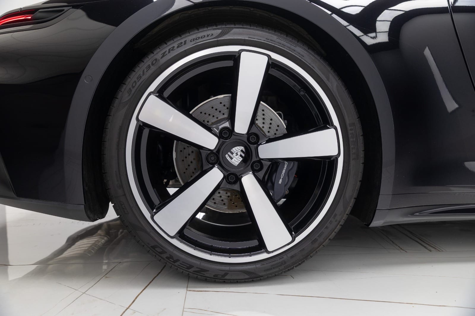 Porsche 911 Carrera 992.2 negru Jet — fotografia 11