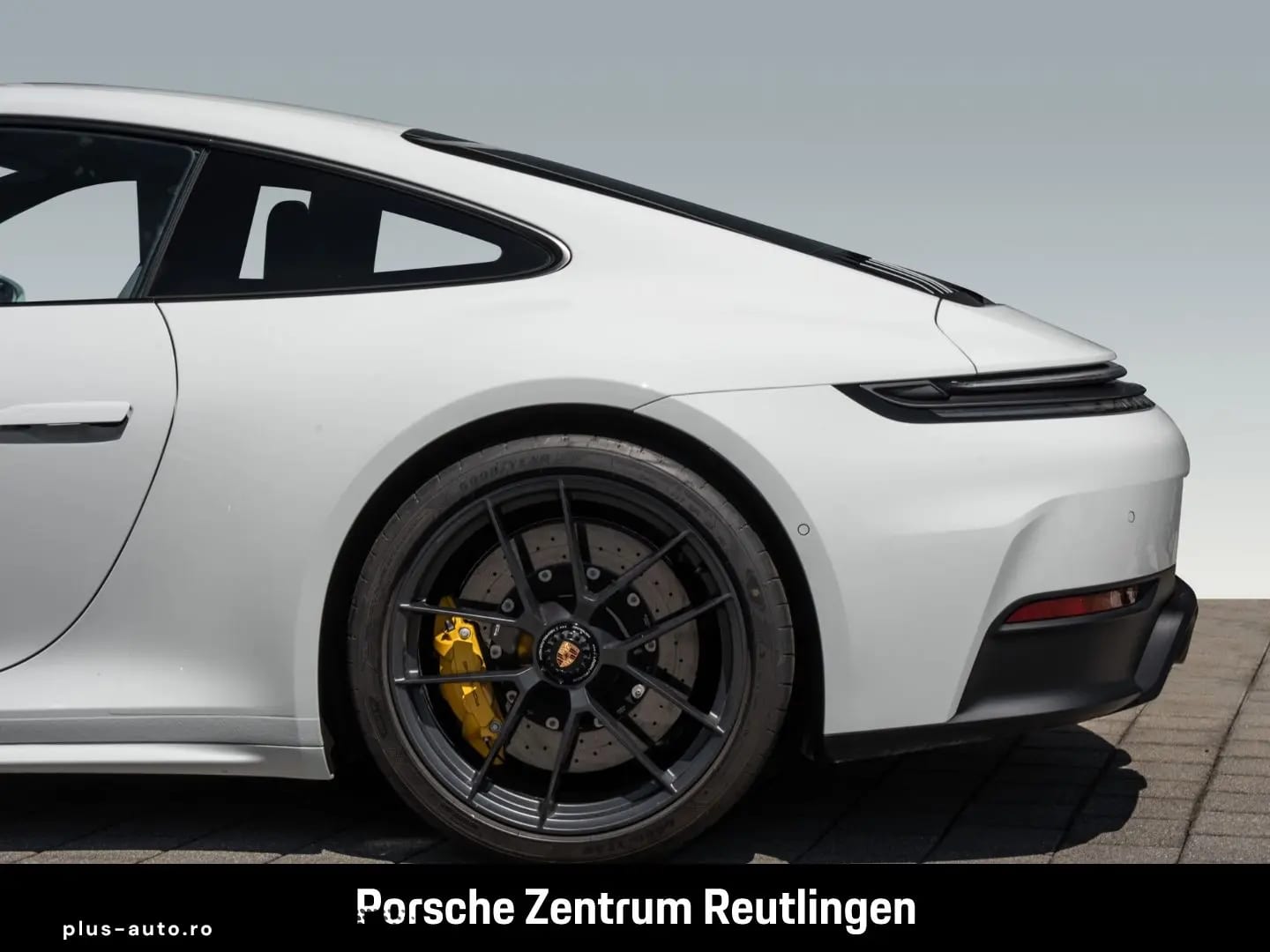 Porsche 992 911 Carrera 4 GTS PCCB Liftsystem · VA BOSE — fotografia 15