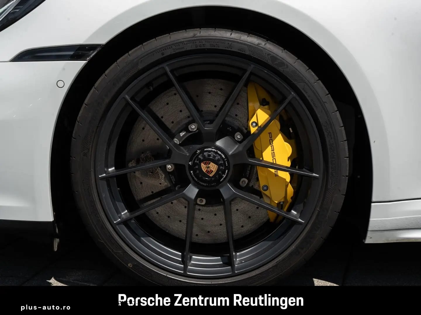 Porsche 992 911 Carrera 4 GTS PCCB Liftsystem · VA BOSE — fotografia 10